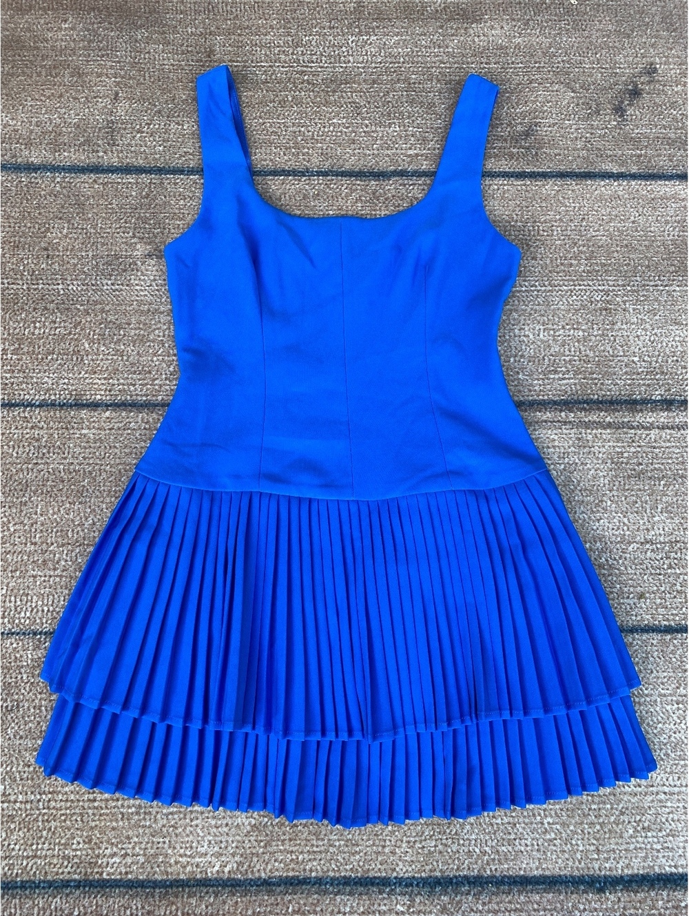 Commense jewel neck dropped waist pleated mini dress cobalt blue M preppy tennis